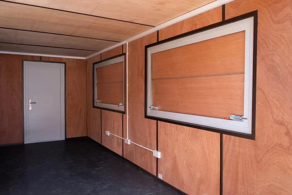 20-Fuß-Seecontainer mit doppelter Serviceklappe Ref. 7897